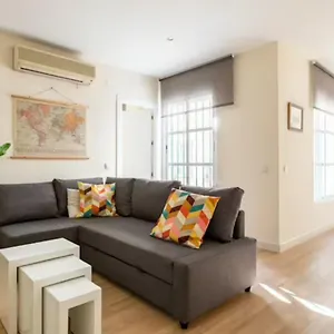  Apartment Azahar Metropol Parasol, Parking Gratis Coches Medianos Spain